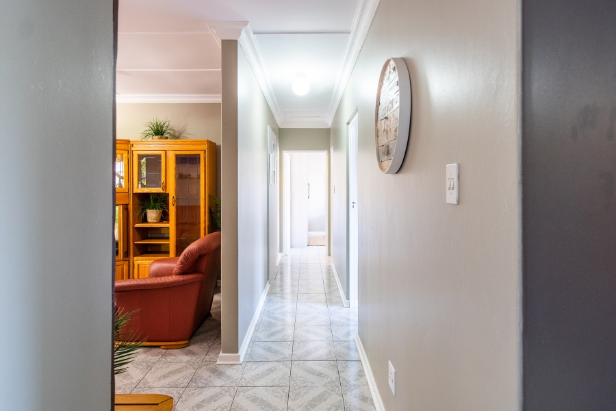 7 Bedroom Property for Sale in Hartenbos Central Western Cape